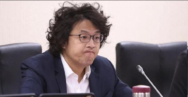 大陆通缉犯要来北京"看看"了！沈伯洋6月6日在庙里上完香，对着记者主动表态：如果