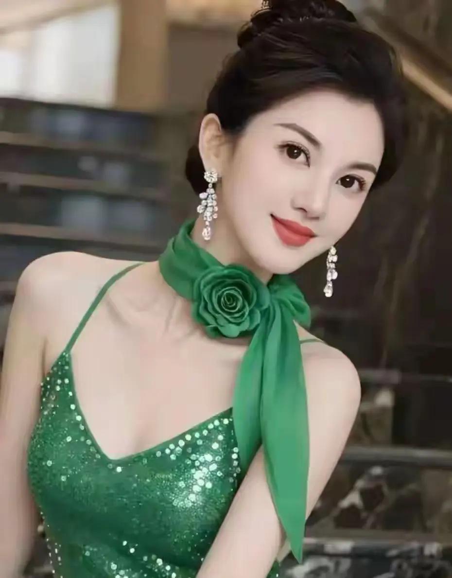 你是路过的风，吹乱了我一生；我是等你的人，弱水三千只取一瓢，痴心不改。