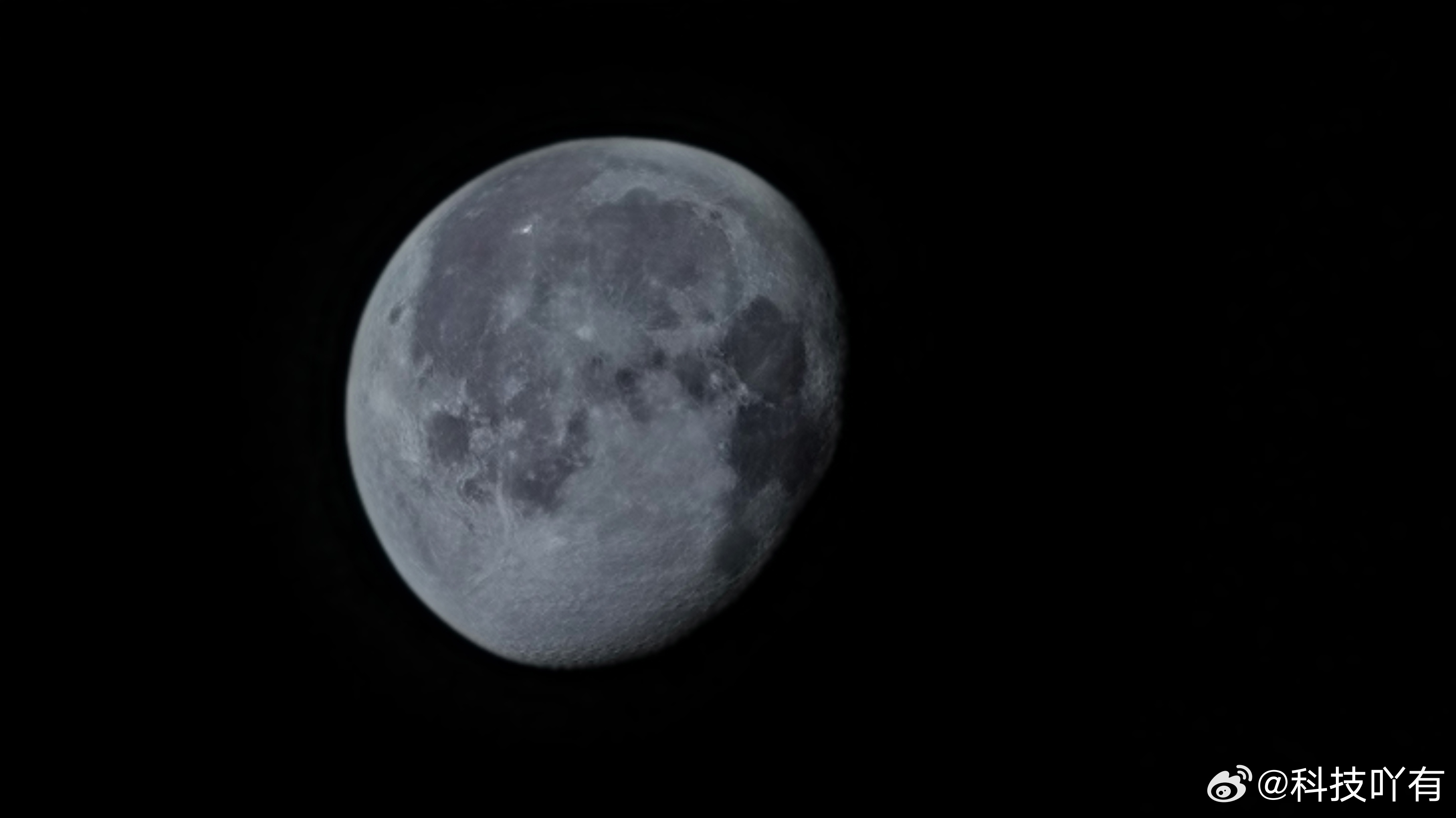 今晚的月亮好漂亮🌙 