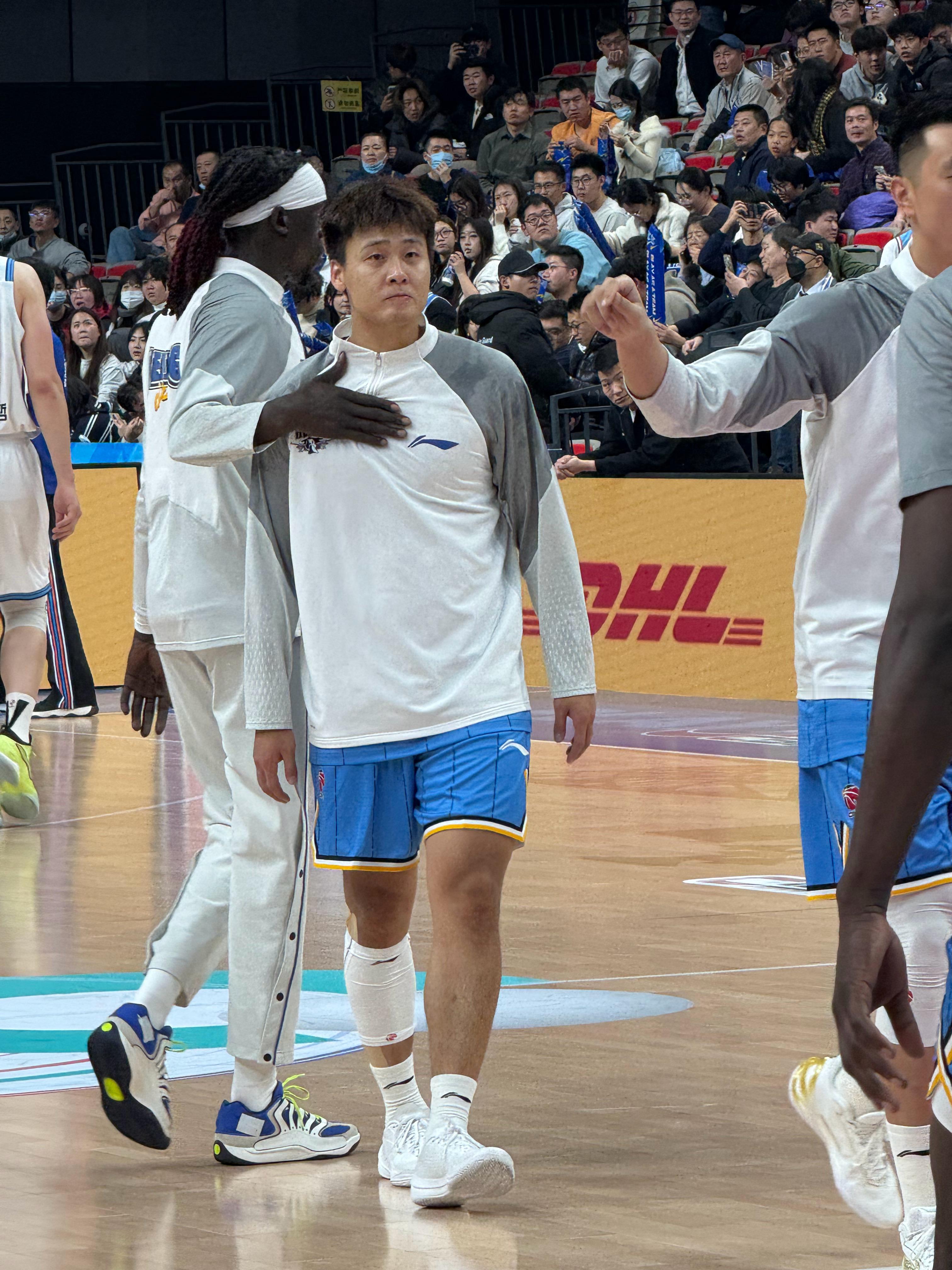 赵睿赵睿战旧主北京男篮vs新疆男篮北京男篮主场新赛季首秀，北京首钢园球馆解锁！赵