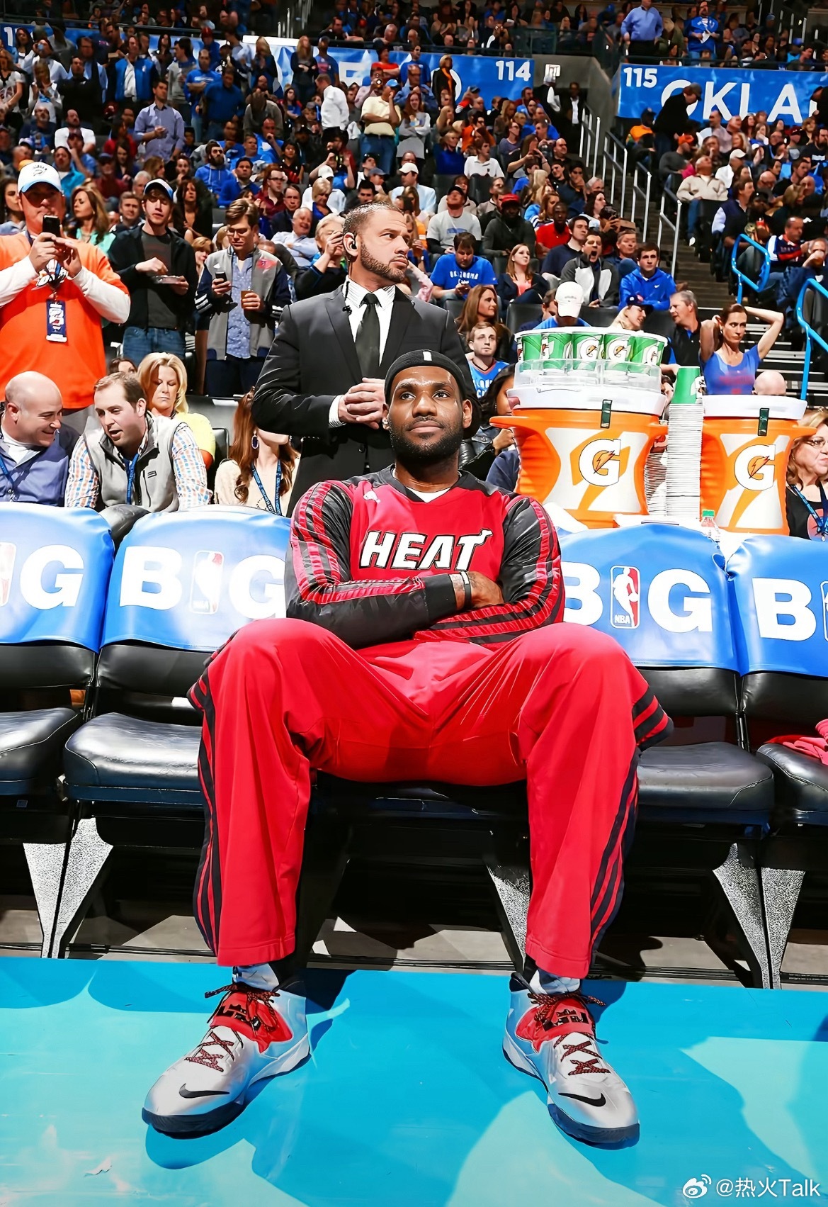 球队又一次交给你了，如果全力詹再现，这也许就是最后一舞东契奇无限期休战詹姆斯湖人