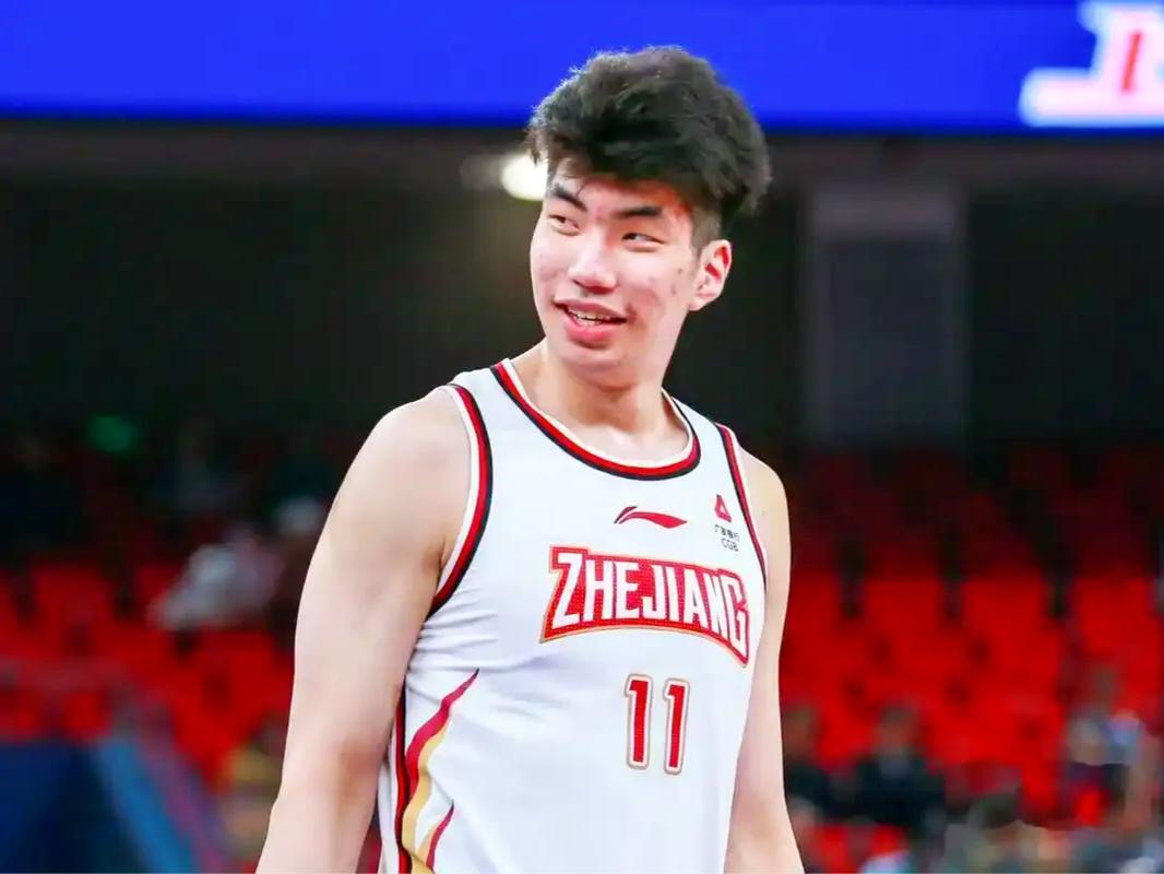 余嘉豪状态要复苏了，浙江男篮和中国男篮都需要他，一起为他加油

余嘉豪在经历了连