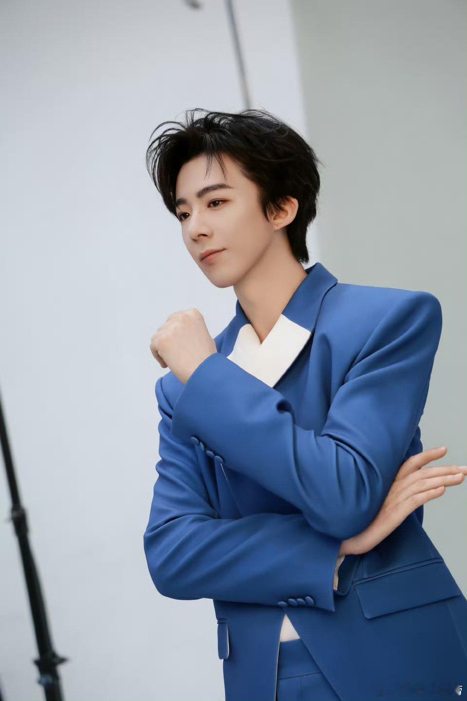 内娱为什么老用离过婚嘲雨凝？  