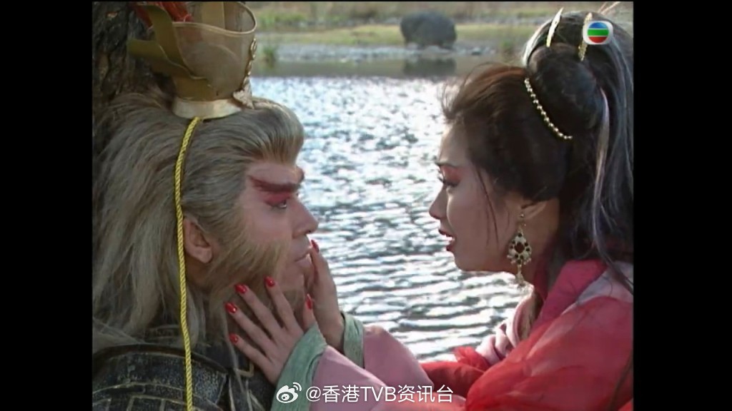 张慧仪郭政鸿同框勾起《西游记》回忆杀，冻龄状态出众，独自抚养生病养子被赞暖心好妈
