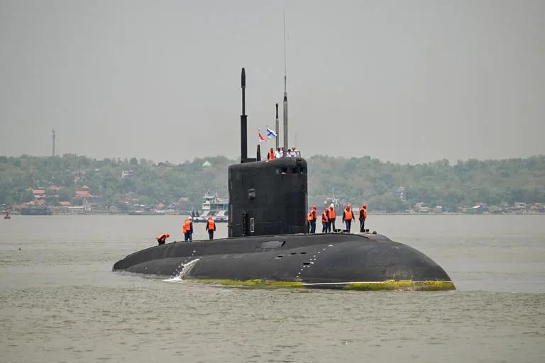 俄罗斯潜艇在菲律宾海域巡航：马科斯总统感到不安

一艘携带导弹的俄罗斯潜艇进入距