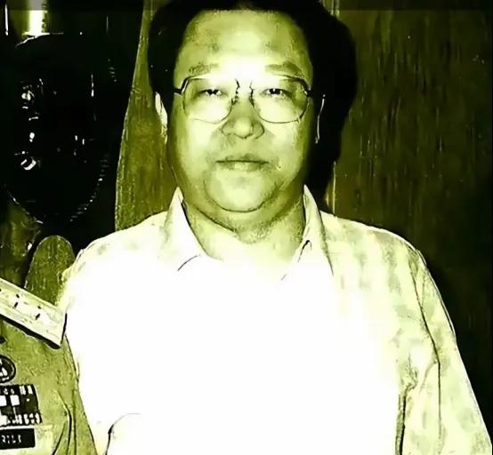 2015年，被囚禁16年，70余岁的双面间谍李志豪出狱回到家中，他是潜伏于台湾军