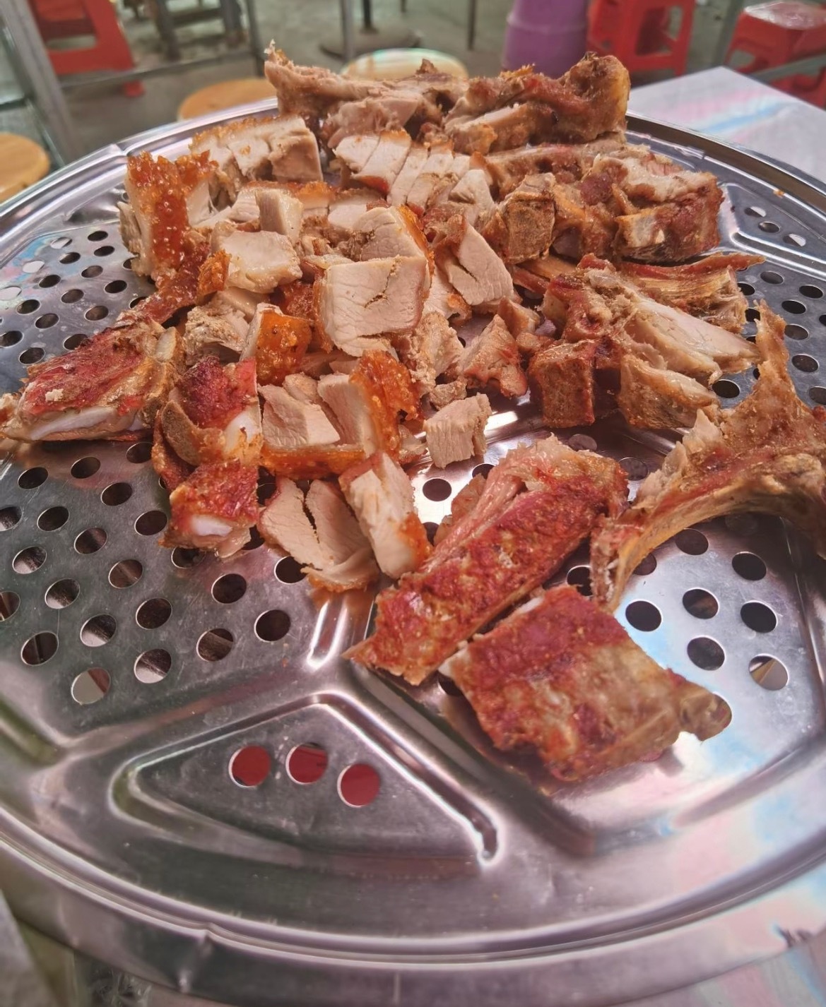 崇左龙头烤猪崇左美食地图广西崇左扶绥县龙头乡的烤猪真的太香了