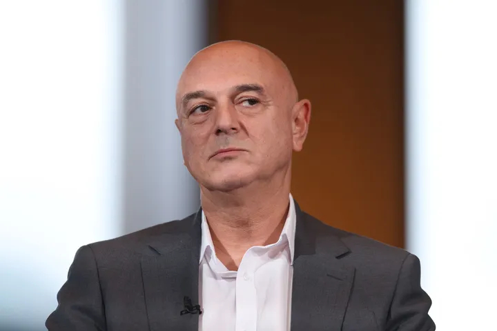 彭博社报道，据知情人士透露，托特纳姆热刺的大股东正在对前主席Daniel Lev