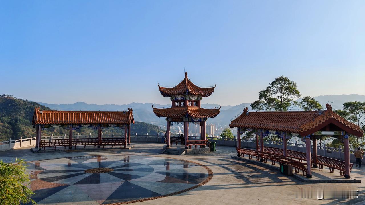 国家4A景区 岑溪东山文化公园观景台