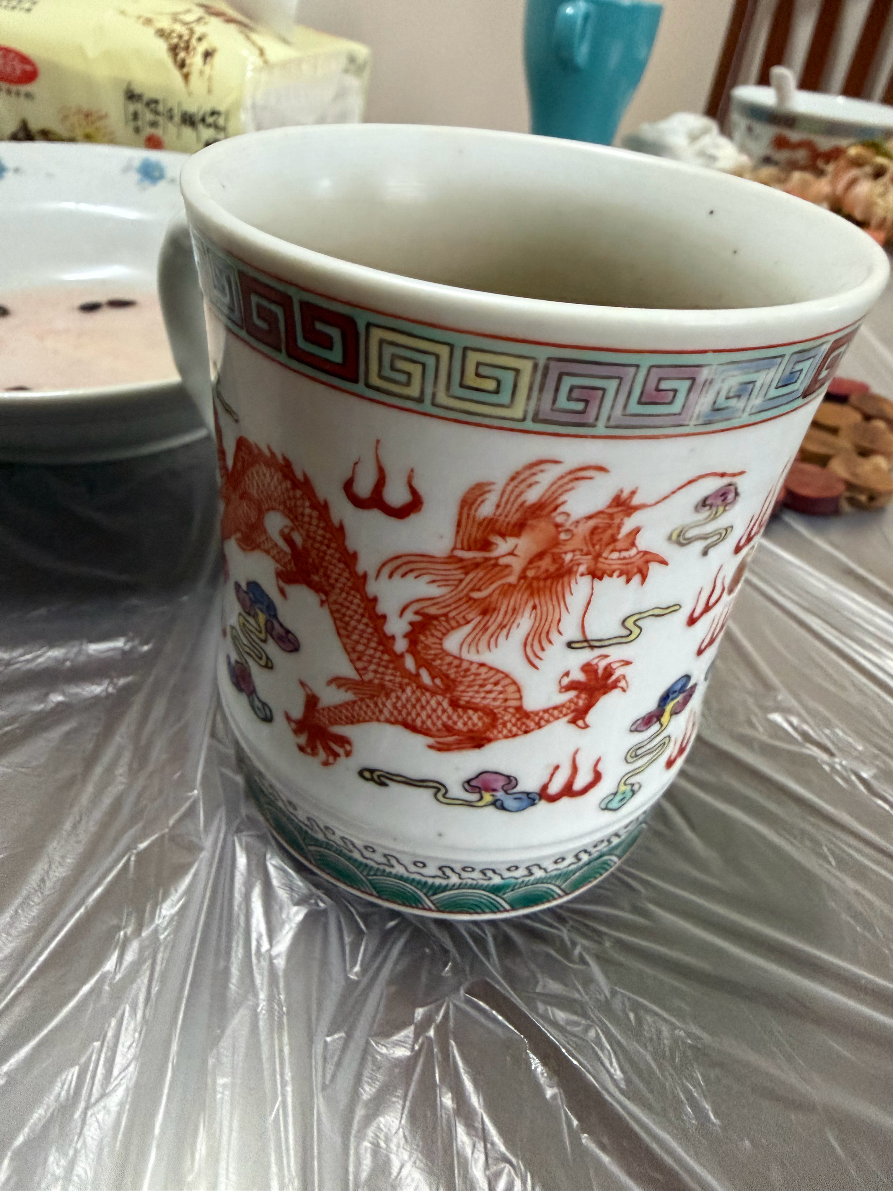 我爸这杯子用了至少40年 