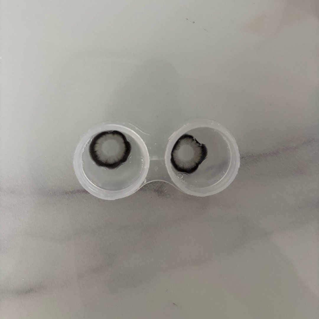 笑哭了大半年没化妆也没管刚刚打开一看三副都干巴成花边型了