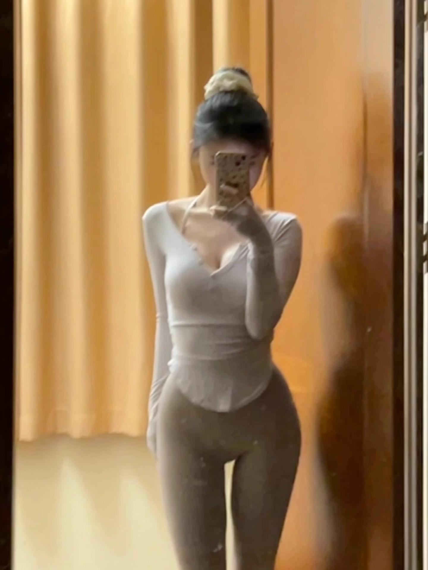 不知道，反正很曼妙。