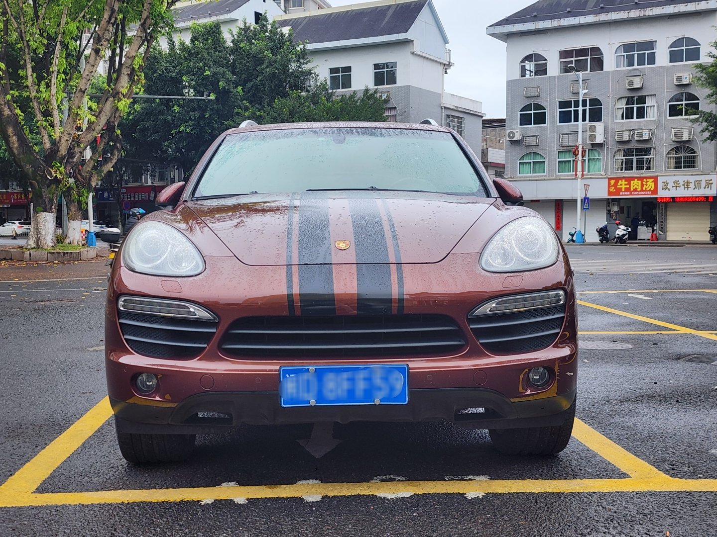 一大早的赏心悦目这颜色真好看啊！也不知道叫啥保时捷