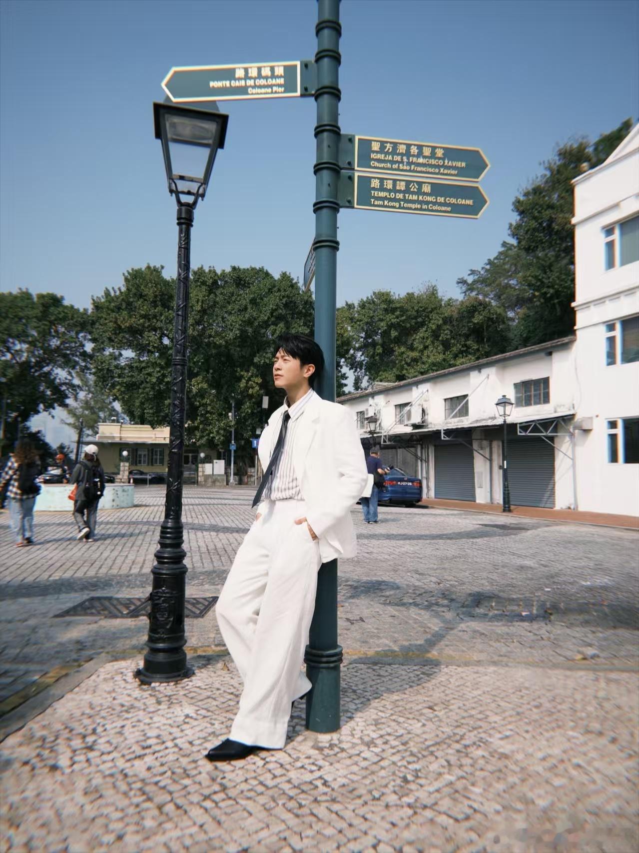 浪姐披哥组队给韦礼安巡演打call没想到韦礼安披哥2年了还有售后 时隔两年依旧售