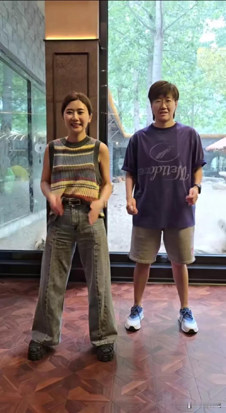 福原爱和郭焱都从乒乓球名将走到了直播带货的主播，但二位依然没有离开她们心爱的乒乓