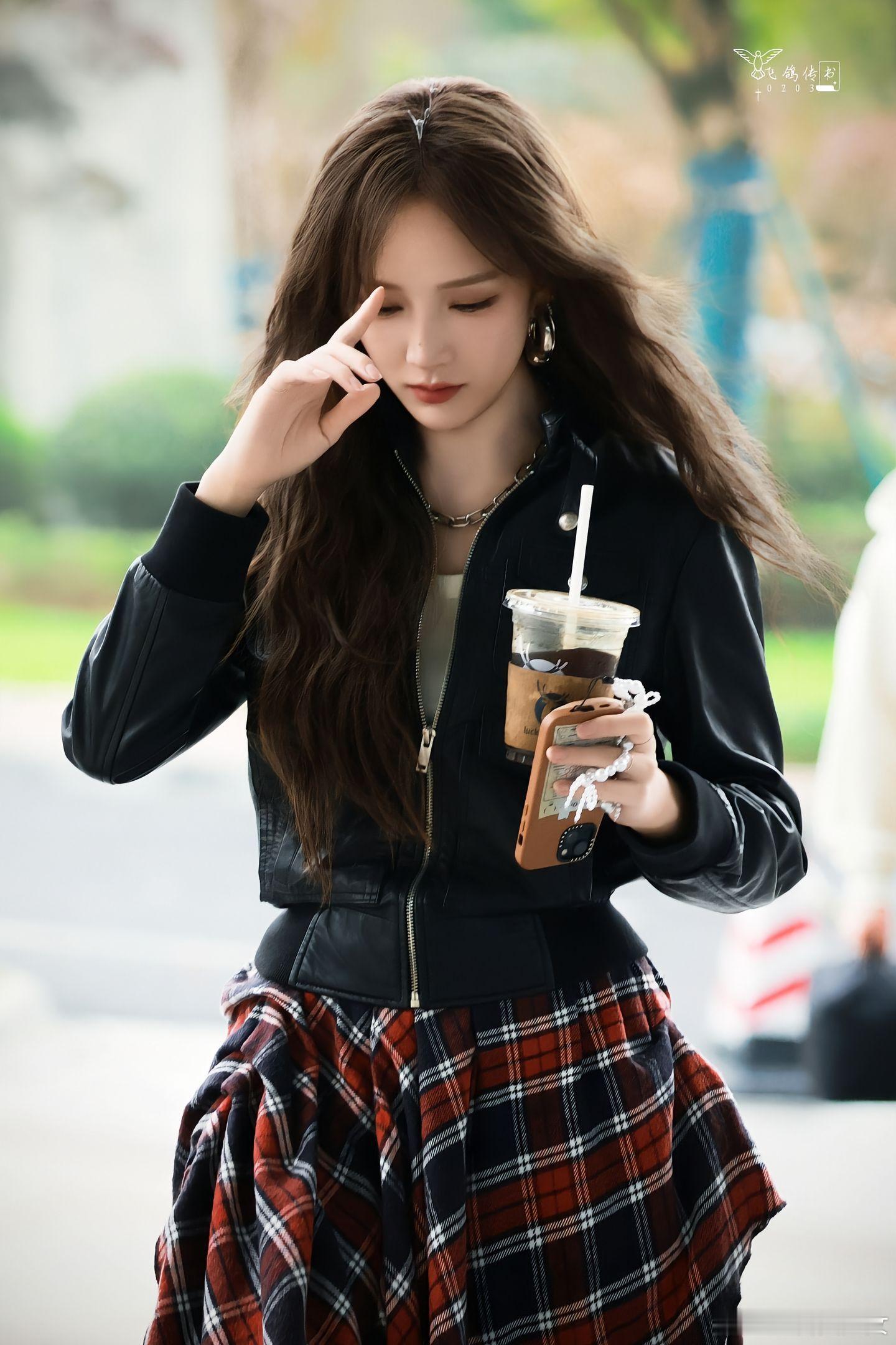 孟佳高瀚宇唐九洲直播拉票你好星期六直播现场，孟佳、高瀚宇、唐九洲同台为舞台助力拉