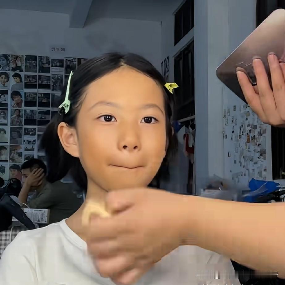 在电视剧《主角》里，饰演小来弟的王少熙凭借出色演技赢得一致赞誉，大家纷纷表示她的