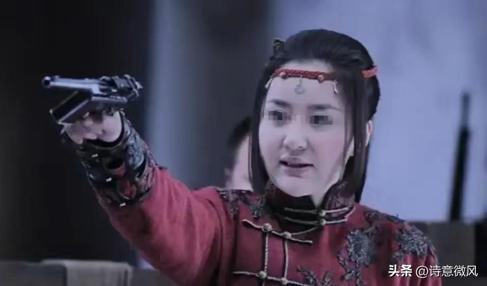 湘西女匪王1951年被擒，她看着审讯将领凄然一笑，道出惊人的过往
 
审讯室的煤