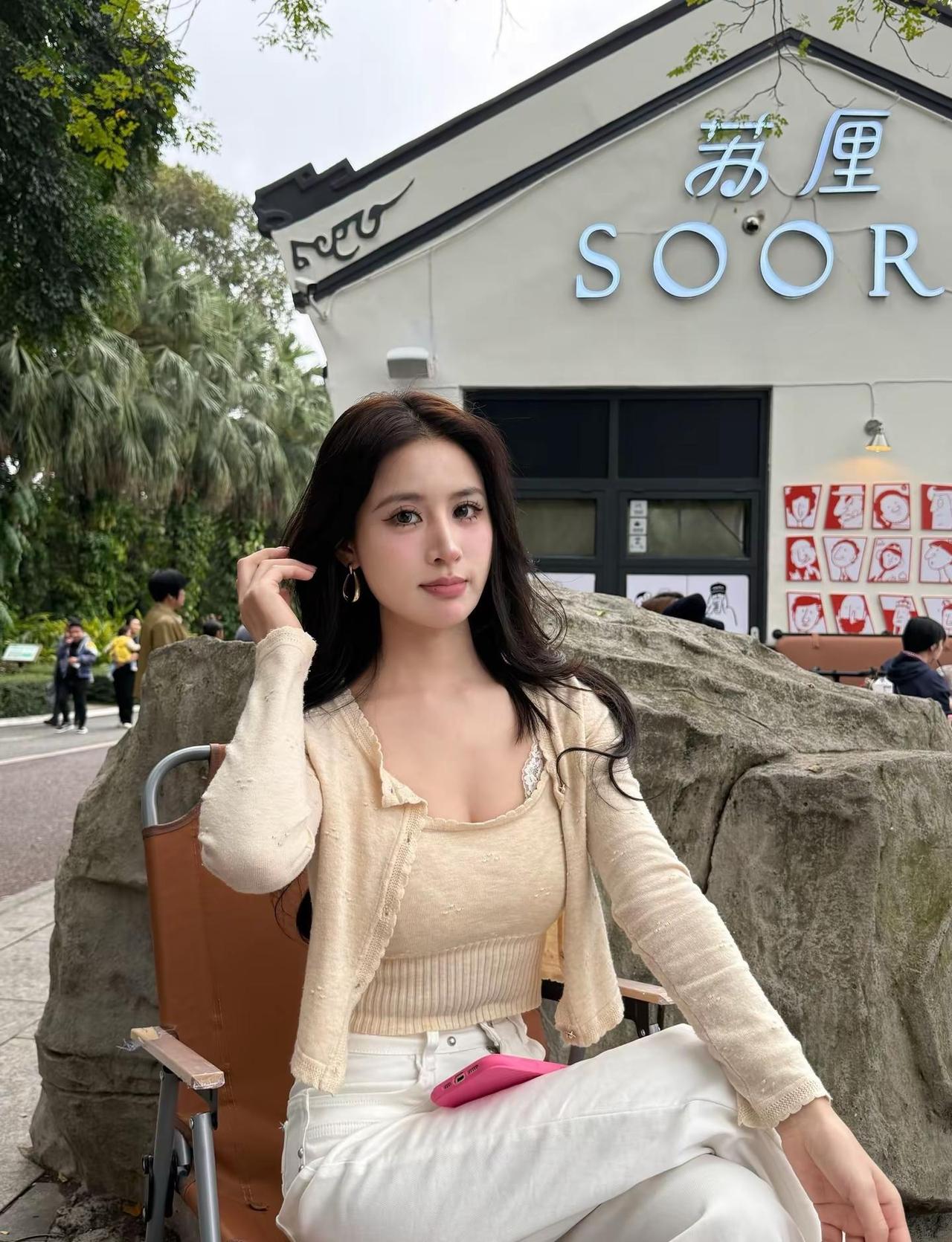 淡淡的就很好 我确切的知道人生不会太圆满 不奢求每一天都过的幸幸福福 开开心心 