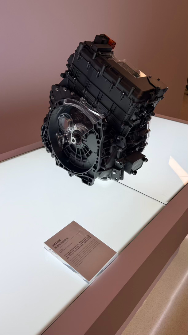 油价六连涨换油混还是继续扛油价六连涨，用车成本陡增，不用怕！蓝牌油混正当时￼￼￼