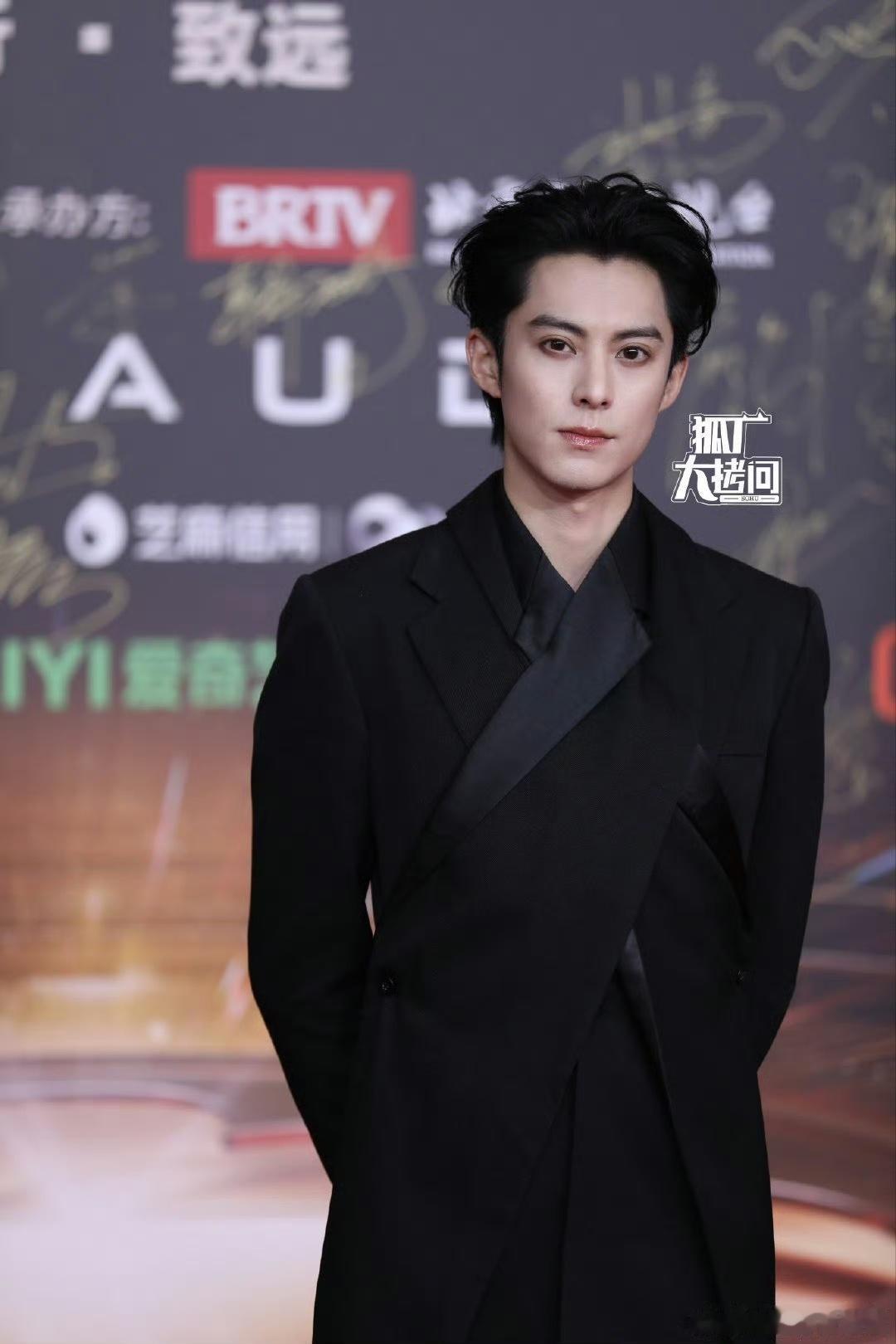 男明星视界大会生图男明星视界大会生图状态男明星视界大会生图状态，帅，[憧憬][憧