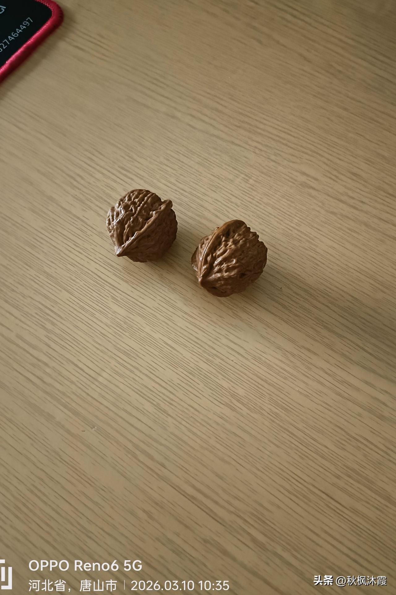 人这一生，总有些相遇是会迟到，但不会缺席的。

五十七岁这年，我竟像个刚得到新奇