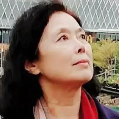 图一是李隽，她说自己和大S长得很像，曾经《流星花园》热播时，有朋友以为她是女主角