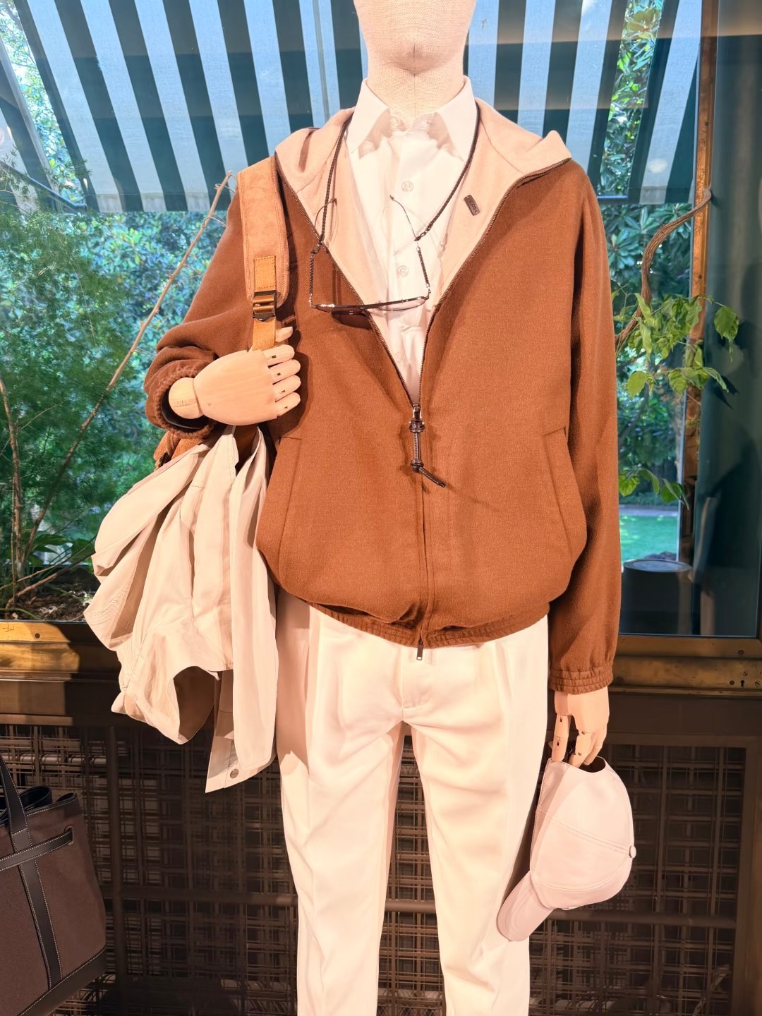 TODS新一季男装发布了，给战选衣服，1好看2和3的皮衣也还可以，很老托的风格