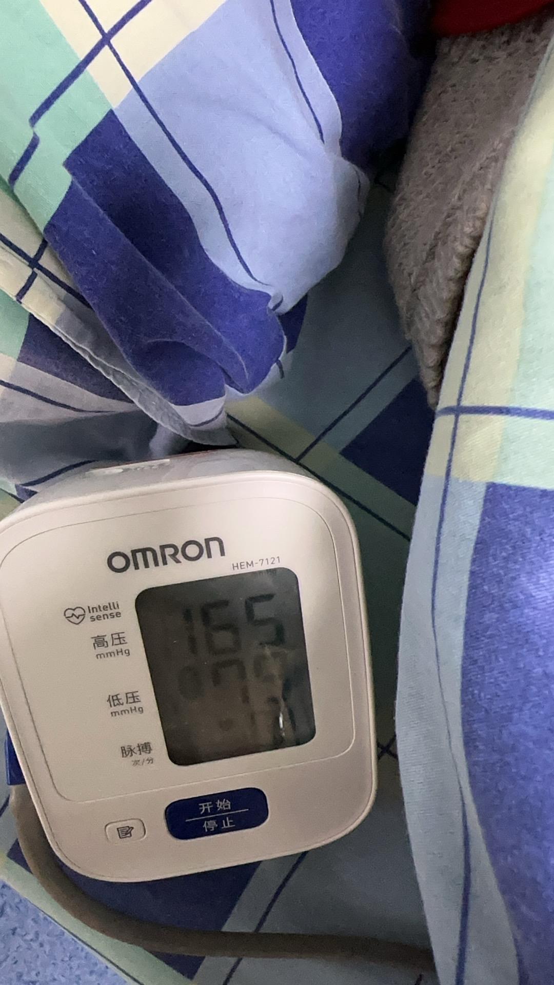 周五陪护母亲的透析，太难了！

从周四开始，母亲又变得时而糊涂时而清醒，午餐和晚