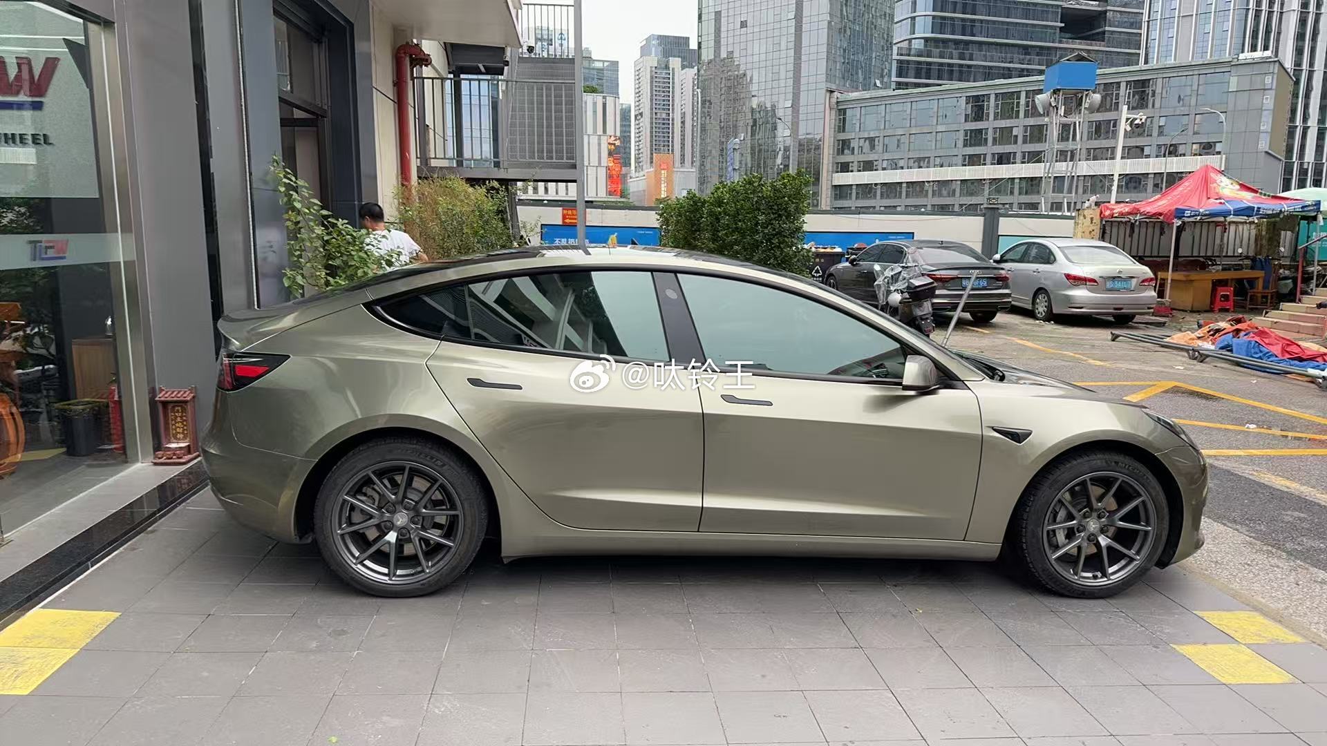 特斯拉 model 3 日常开工！ ​​​