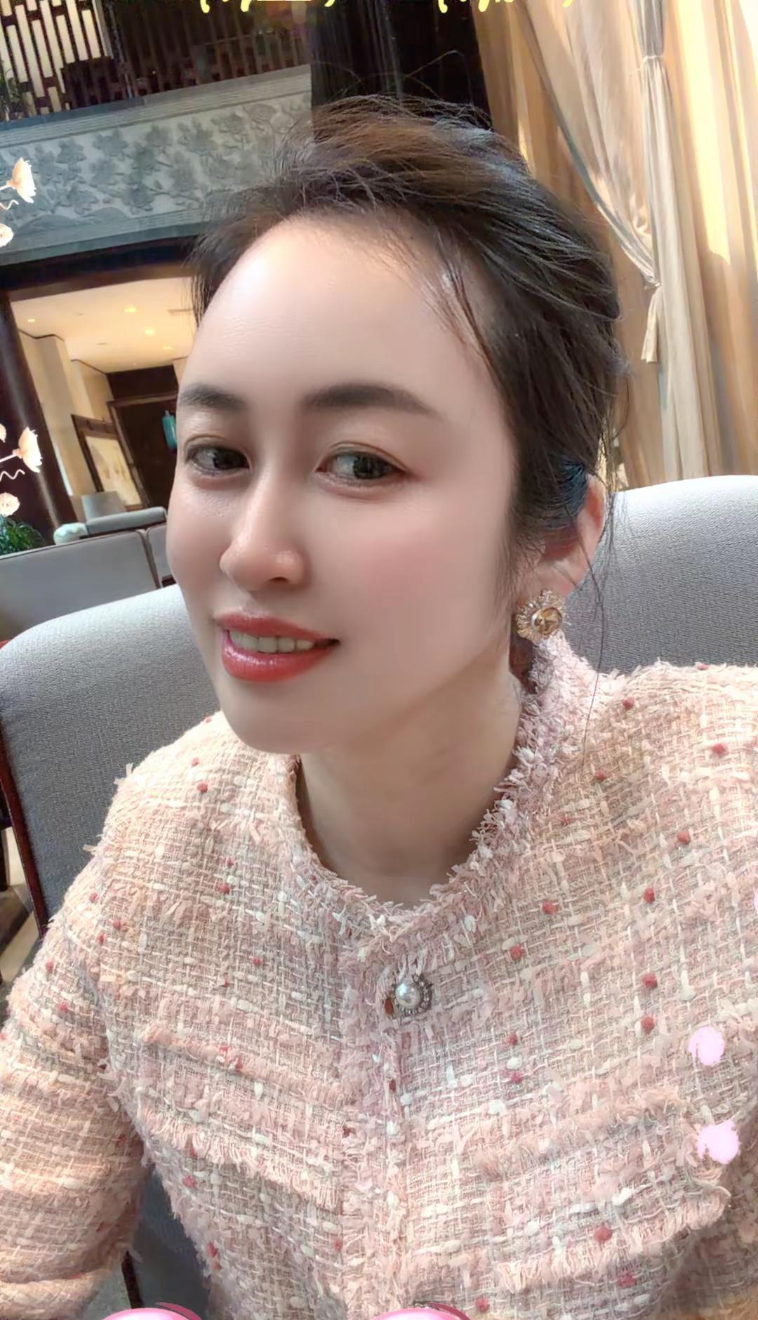 能让一个女人上瘾的，永远不是多帅 多有钱，而是在他身上看到真诚 踏实。责任，担当