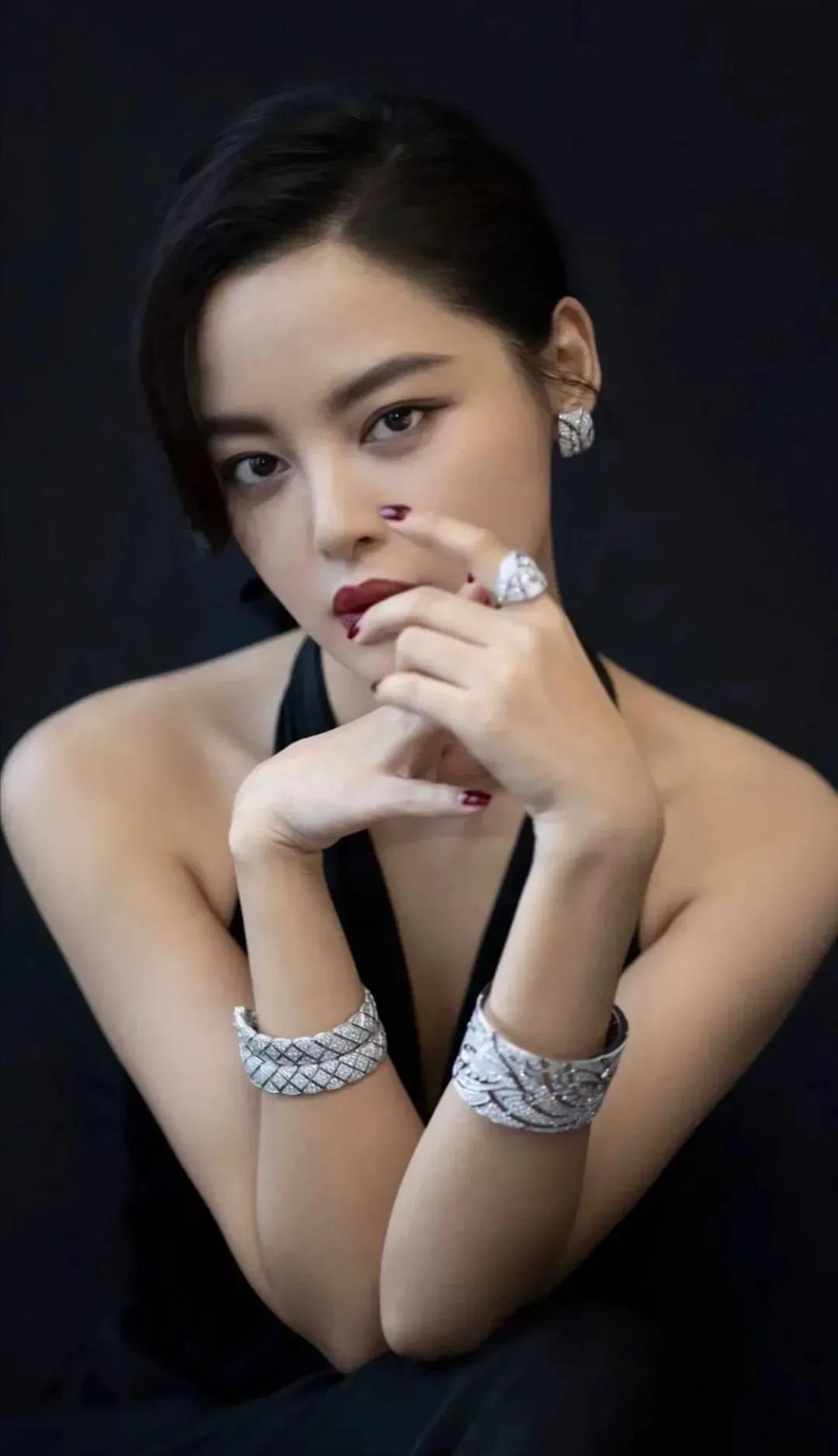 辛芷蕾，一个才华横溢的中国女演员，她的名字凭借出色的演技和令人印象深刻的角色塑造