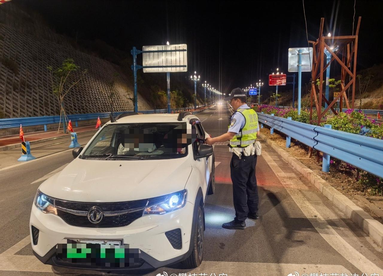 【严查不松懈，守护平安行！攀枝花交警清明假期夜查整治不停歇】为全力维护辖区道路通