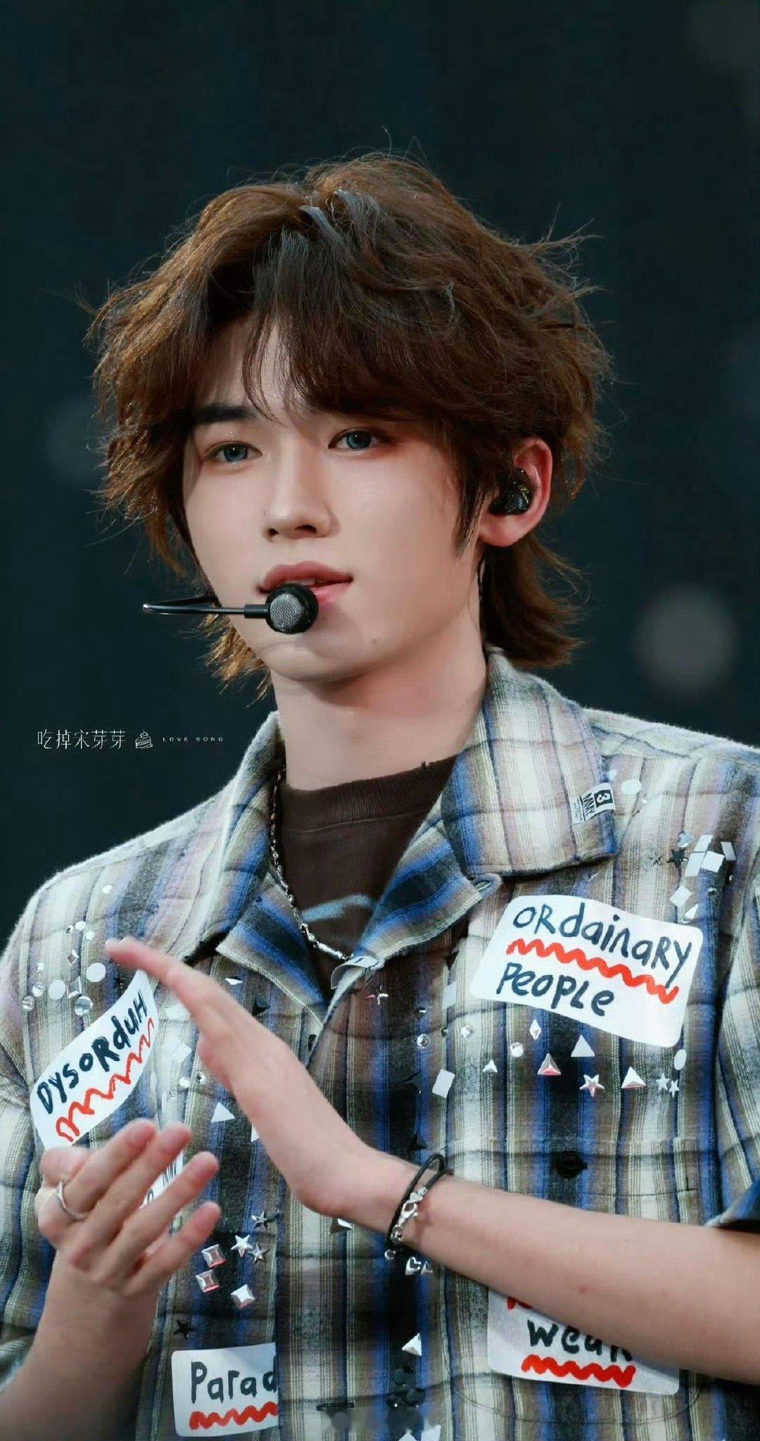 时代少年团老式小孩 时代少年团的魅力，很大一部分来自他们“老式”的实在与真诚。他