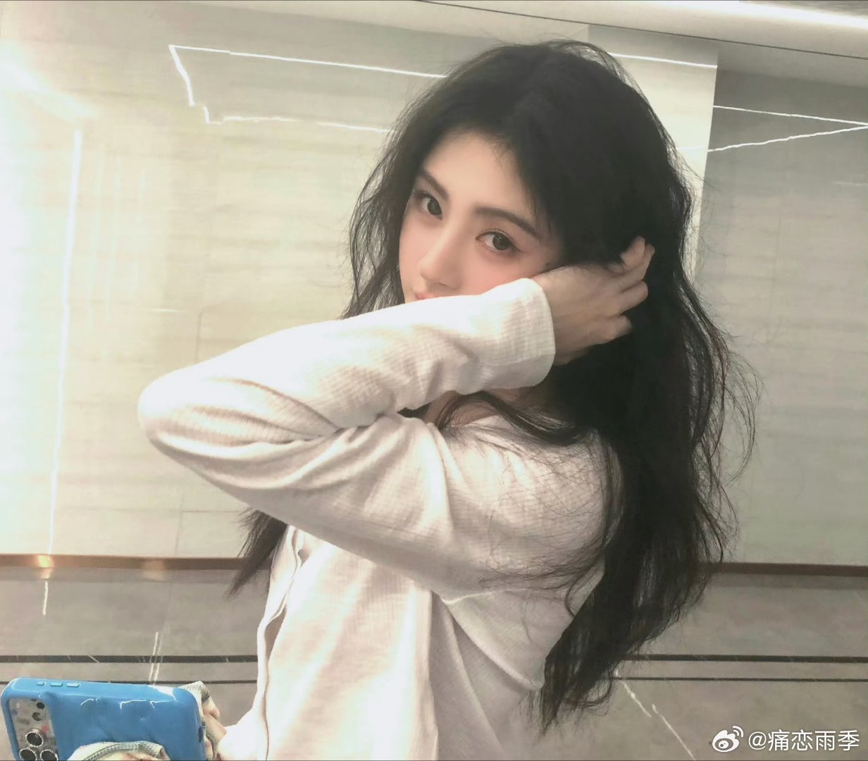 jjy鞠婧祎露芜衣 jjy鞠婧祎月鳞绮纪 “槿花一日，亦能独绽荣光”