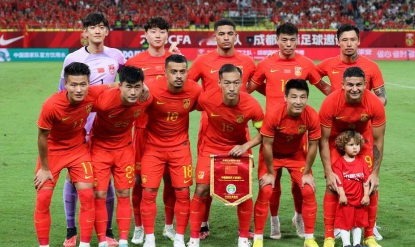 国足对阵叙利亚，这是一场必须要拿下的比赛。
世界排名方面，国足排名FIFA第80