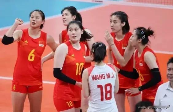 明天凌晨4：30，世联赛巴西站，中国女排迎战强敌美国队。
美国队是东京奥运会金牌