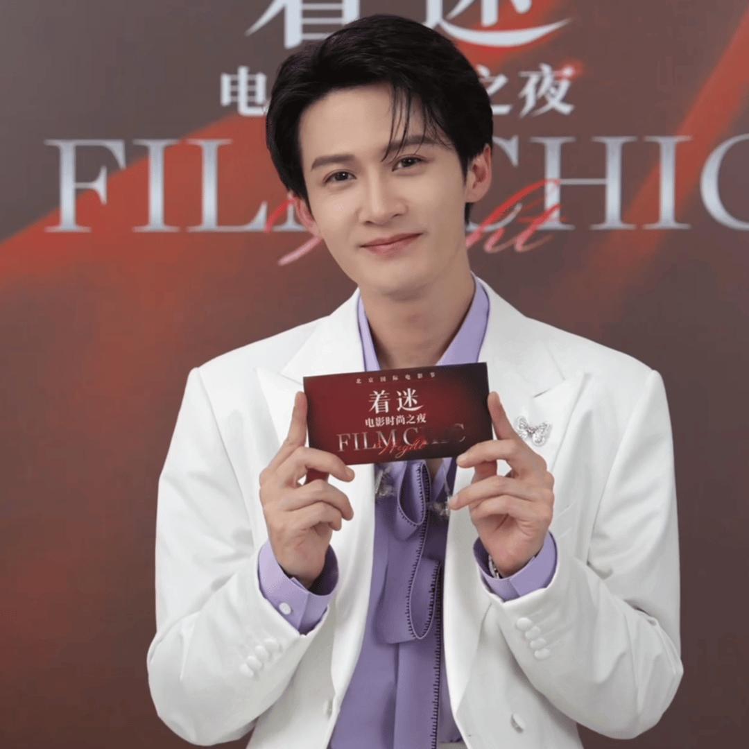 我们健次阳光笑容真的很甜 