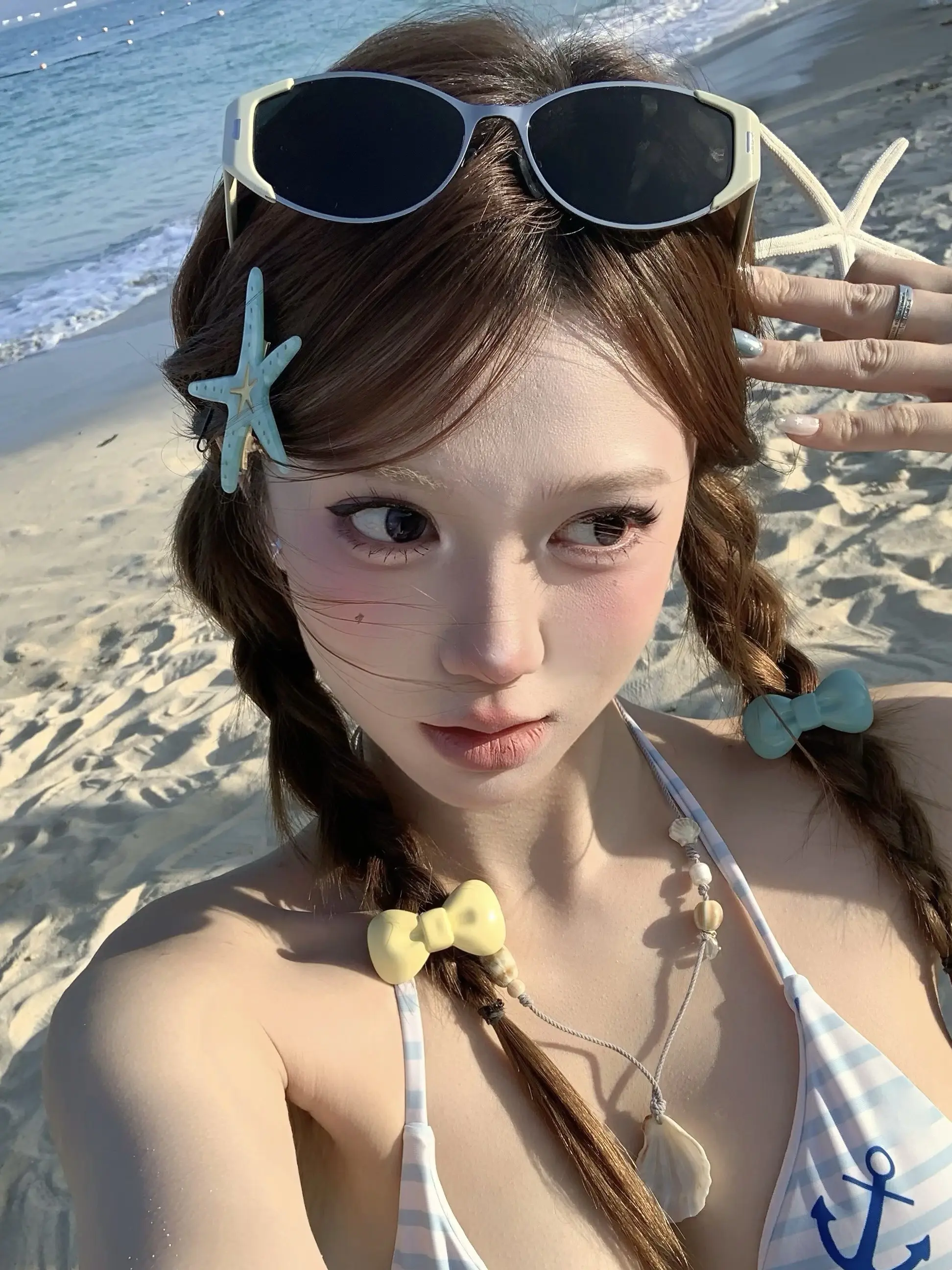 💭妮味十足的双麻花我给到夯！扎一个双马尾，在双马尾上编麻花！ 编完扯...