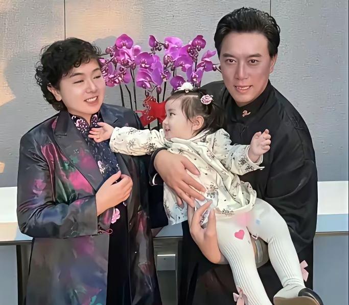 谁还记得老版《三国演义》里威风凛凛的赵云扮演者张山？
昔日荧幕上一身英气、叱咤沙