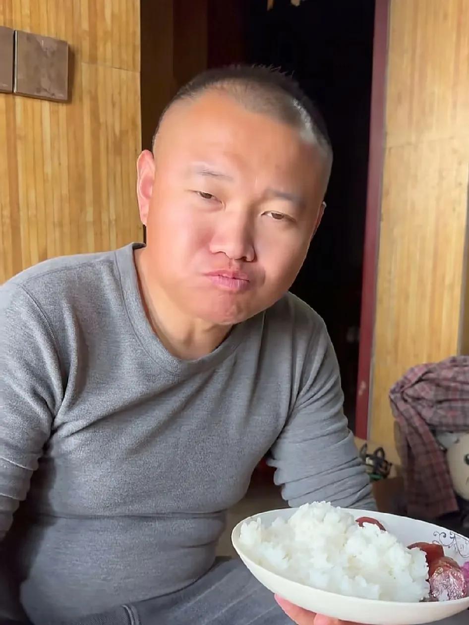 英子快点和四哥多生几个孩子，生十个八个的。越多越好，自己没有文化，可以请保姆请阿