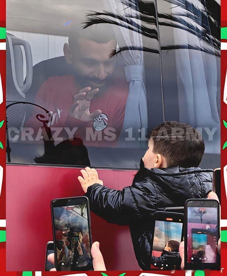 一位小球迷的父母发推感谢萨拉赫：尽管埃及之王萨拉赫昨日因祖国球队不敌塞内加尔而深