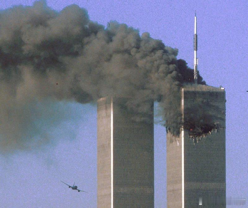 911最温柔的守护：双塔倒塌后家长未能赶来 老师彻夜陪伴孩子海外新鲜事 美国“9