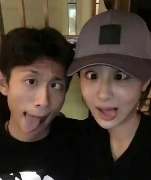 张一山&杨紫：内娱独一份的22年神仙友谊
 
他们是全国观众看着长大的国民姐弟，
