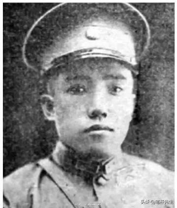 1929年，刘珍年在击败张宗昌，枪杀老长官褚玉璞，割据胶东十几县后，他对部下夸耀