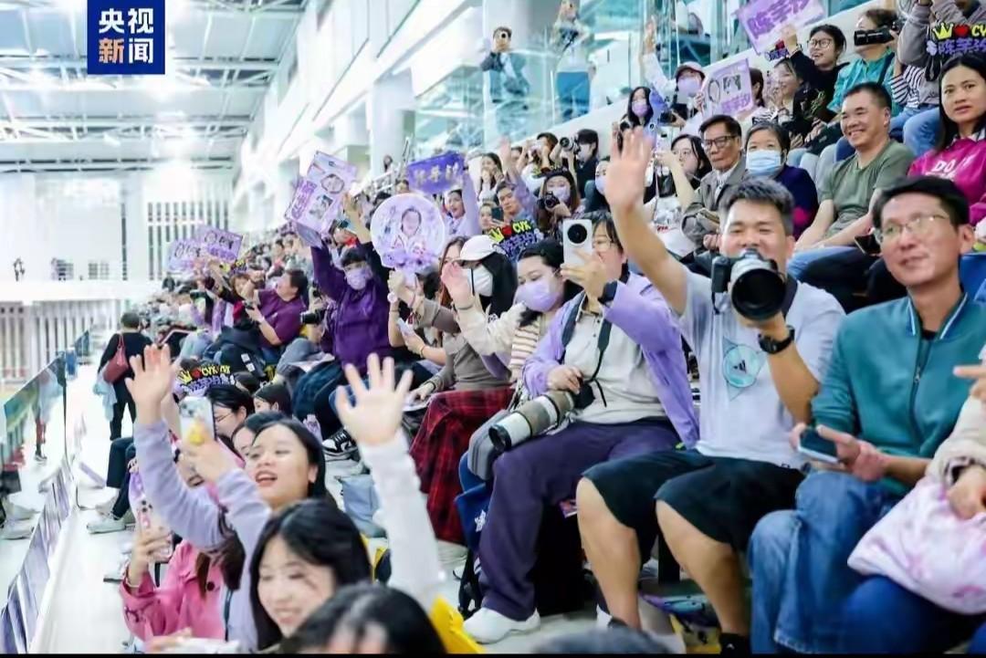 一堆全谣子像唱大戏一样，一个谣子，后面夹杂着感叹、对比、吹嘘！得，涨粉了[捂脸]