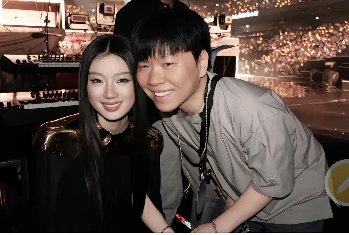 单依纯估计很难离开常石磊了，原因很简单，不是她不想，也不是她唱功不好，而是常石磊