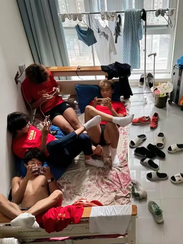 周末就应该1️⃣起快乐的玩排位～