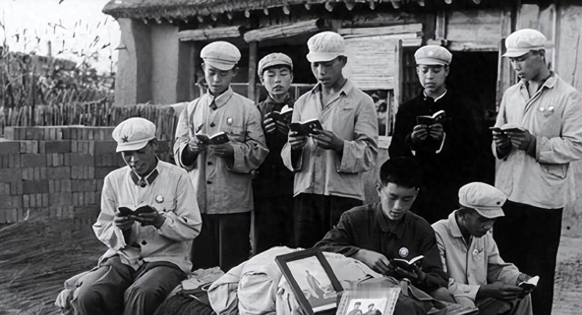 1980年参军后，我因一次蹲在炊事班门口喝汤的小事，没想到后来竟然当了四年排长