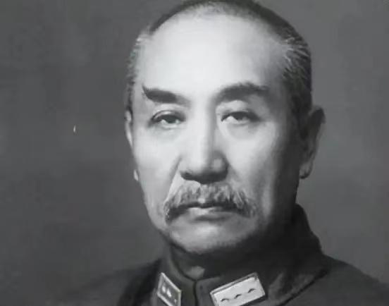 【补充】1914年，阎锡山31岁，纳了14岁的小妾，新婚之夜，阎锡山对长相漂亮的